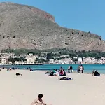 Juno's بيت ضيافة مونديلّو